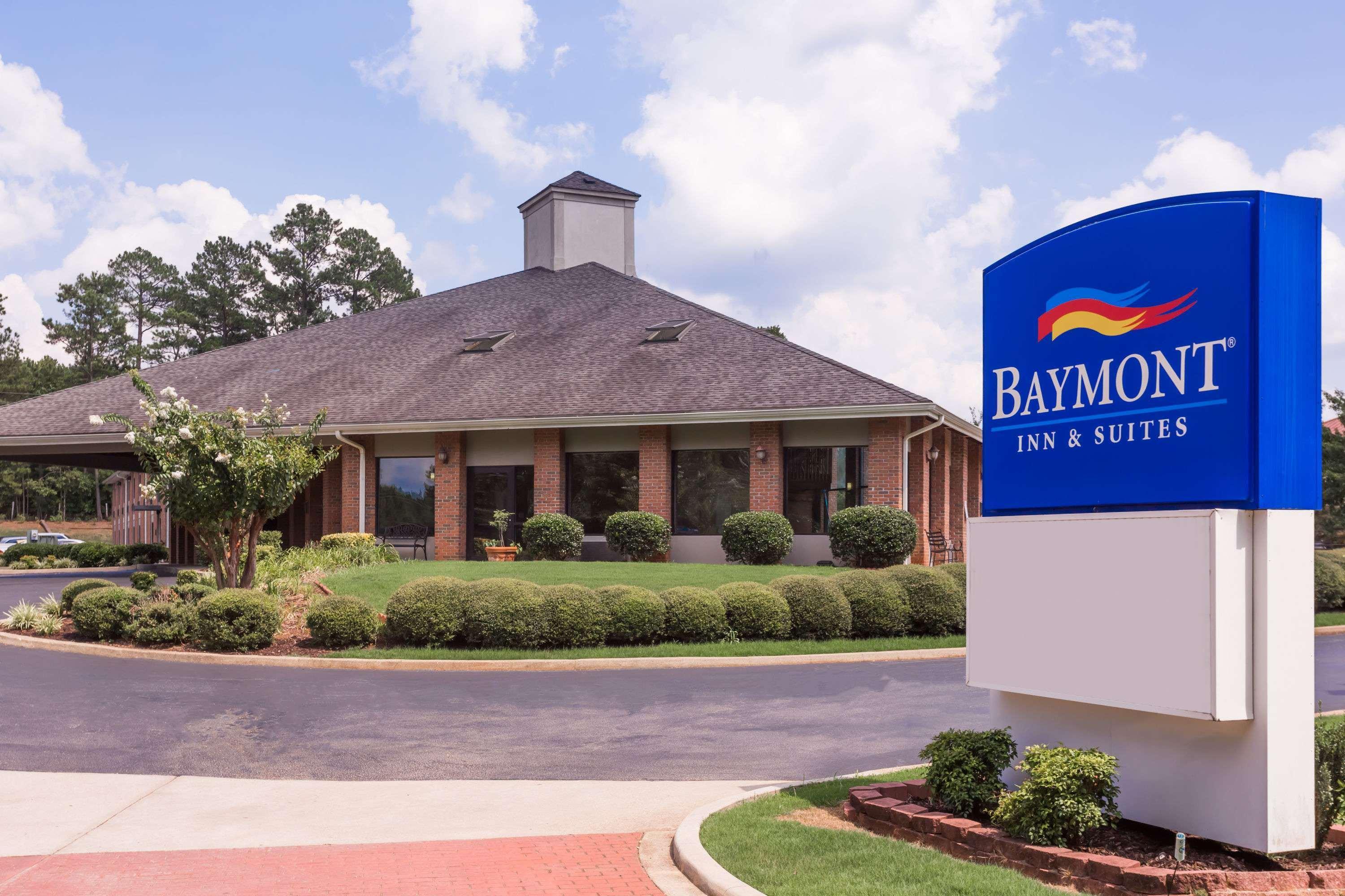 Baymont By Wyndham Lagrange Hotel Kültér fotó
