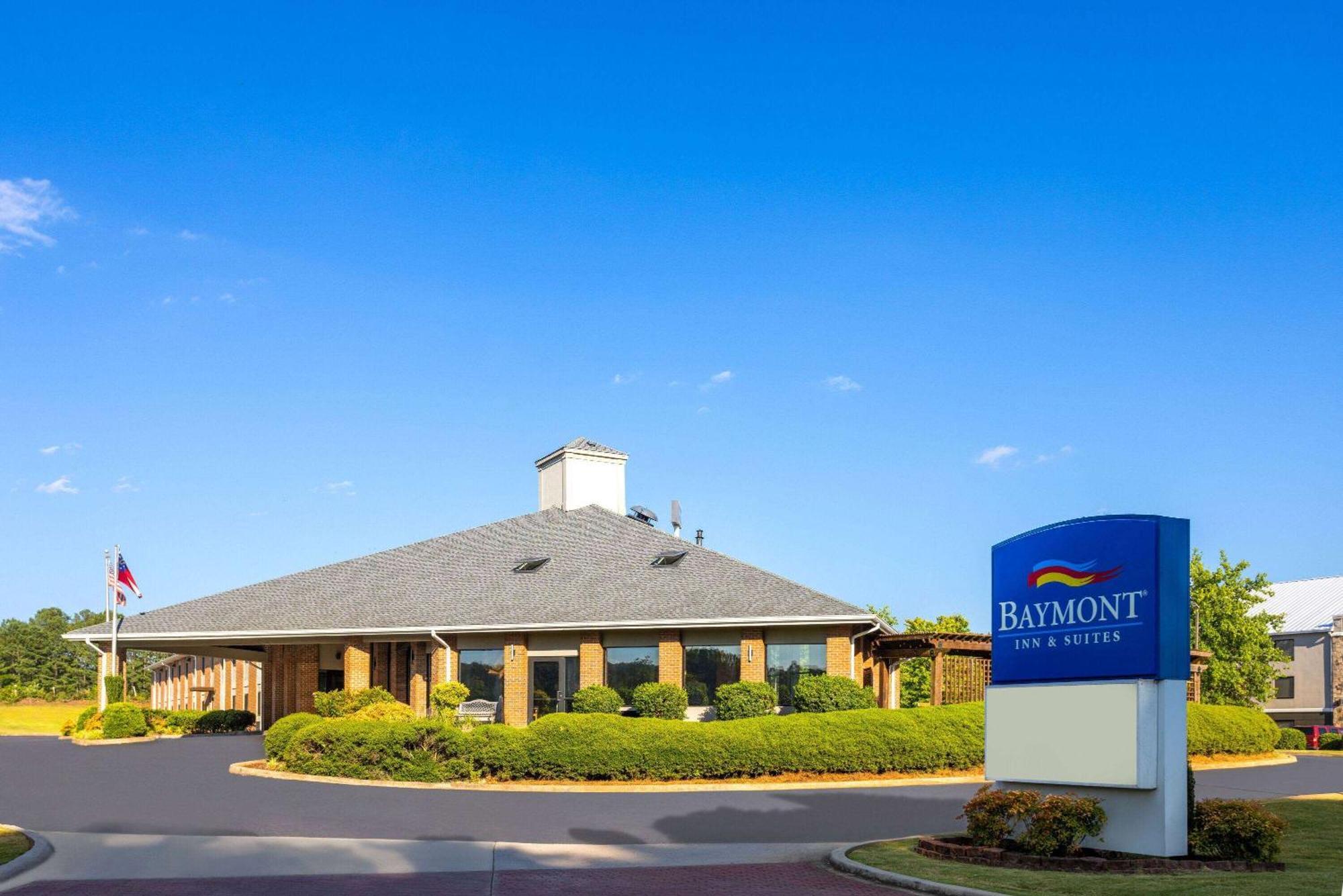Baymont By Wyndham Lagrange Hotel Kültér fotó